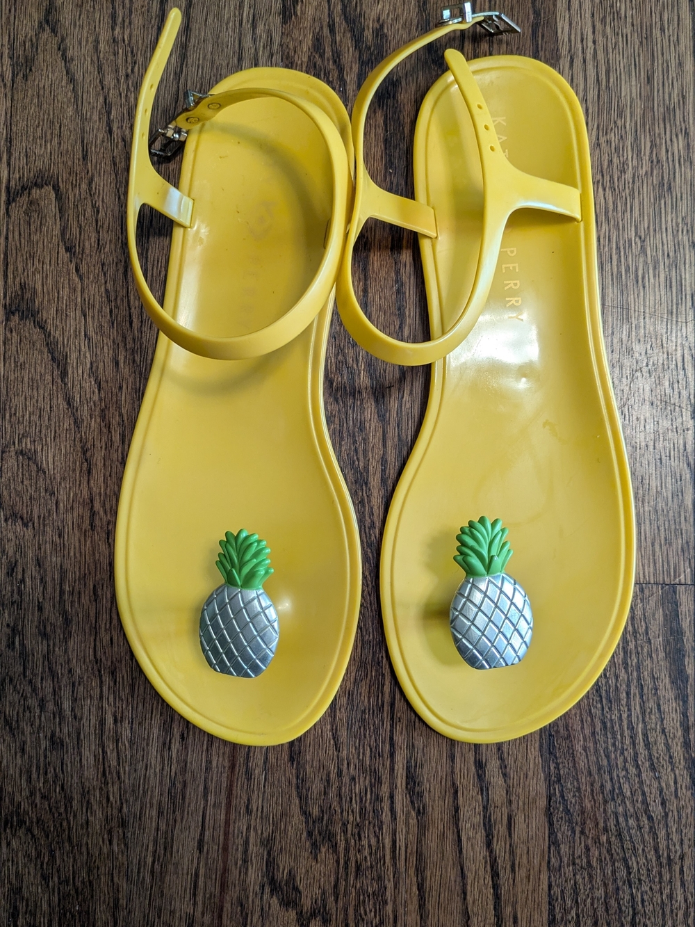 Katy Perry Yellow Pineapple Jelly Sandals, Size 10 - Picture 2 of 6